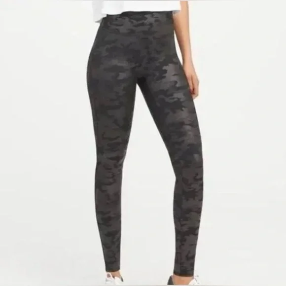 SPANX Faux Leather Leggings High Waist Camo Matte Black 20185R - Picture 4 of 10